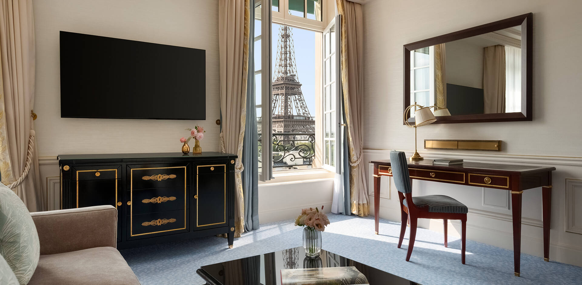 Shangri-La Paris, Paris