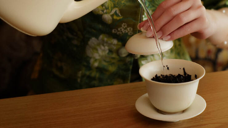 参加茶艺工作坊