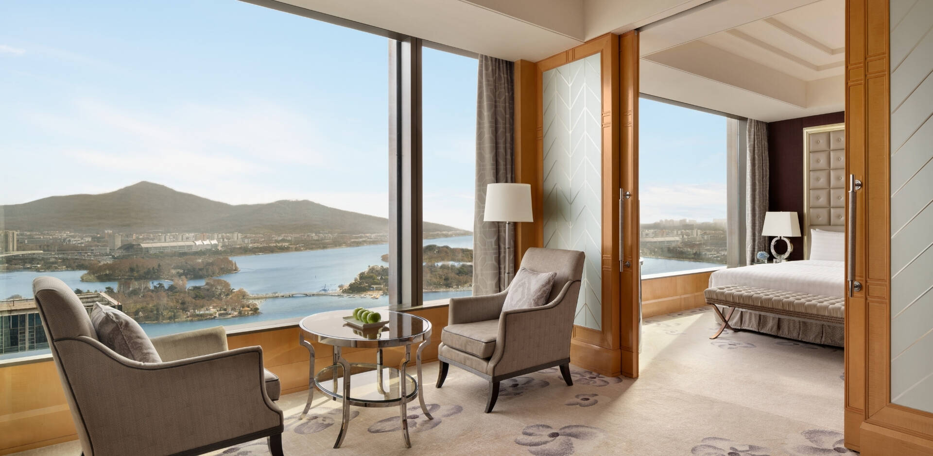 豪华阁超豪华湖景房 预订 南京香格里拉