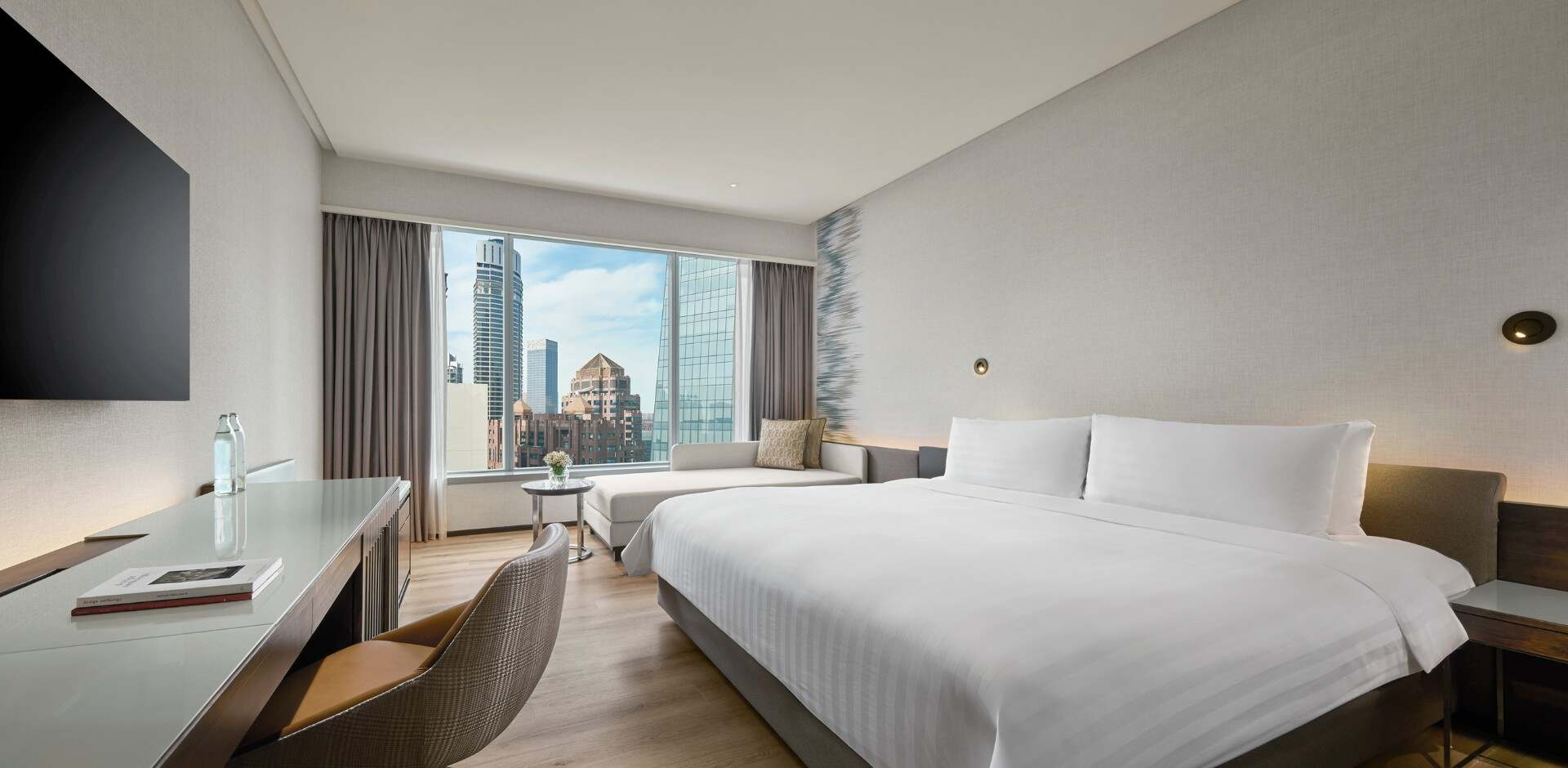 Luxury Rooms & Suites near KLCC | Traders Hotel Kuala Lumpur