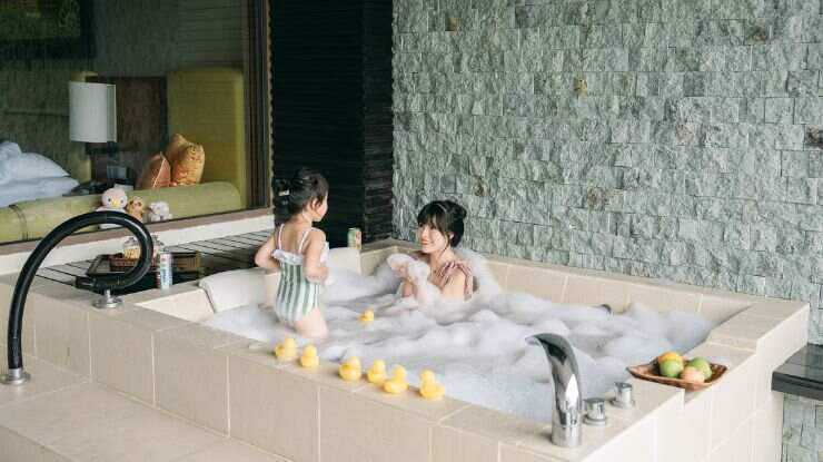 Family tropical bath soak