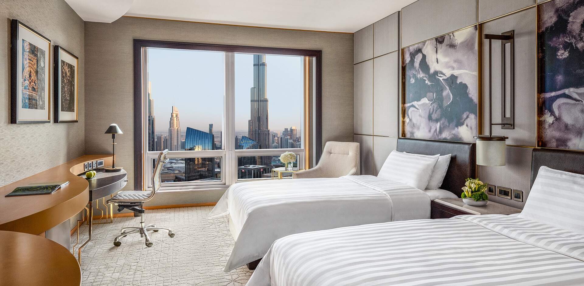 Deluxe Burj Khalifa View Room - Booking | Shangri-La Dubai