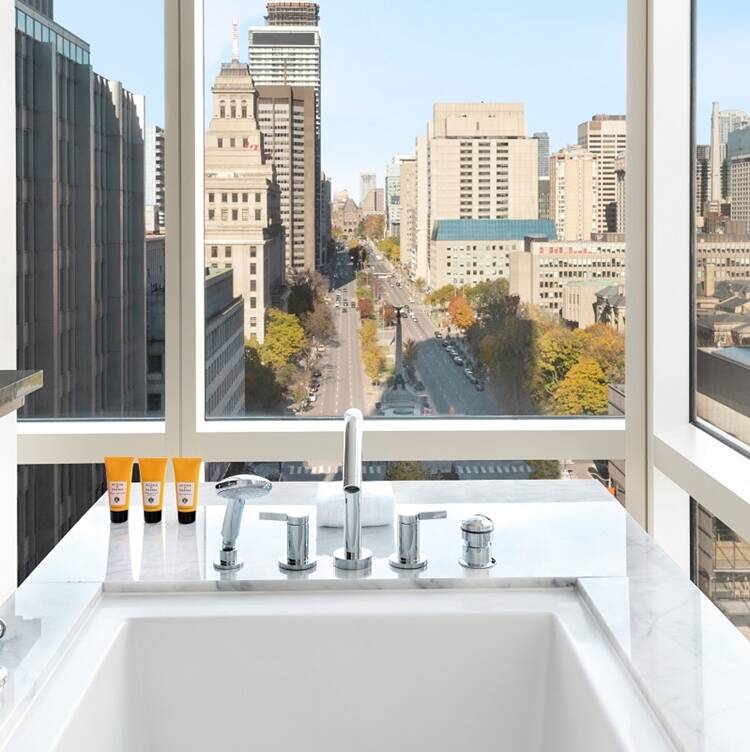 Luxury Hotel In Toronto Shangri La Hotel Toronto