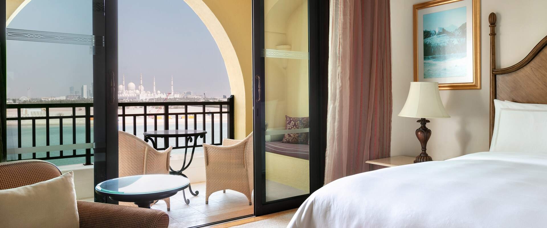 Luxury Hotel In Abu Dhabi Shangri La Hotel Qaryat Al Beri - 